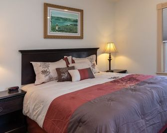 House of Vines: 'Perfect location to stay and enjoy the Finger Lakes' - Penn Yan - Schlafzimmer