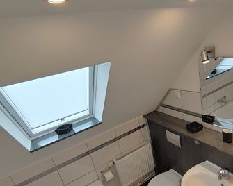 Modernes Ruhrgebietsdomizil - Hattingen - Bathroom