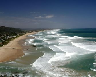 Jamaed Court Holiday Flats - George - Beach