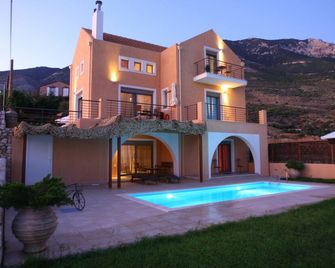 4 People Villa with Private Pool and unique Sea Views of Ionian Sea and Zante - Minia