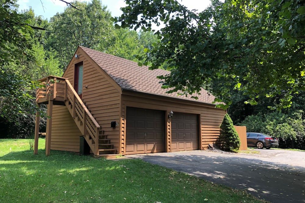 Building view of Detached Garage Apartment With Private Entrance, Hi Speed Fios, Safe Location