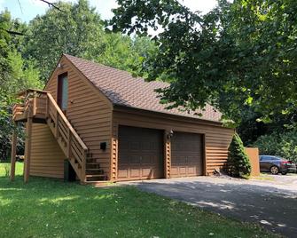 Detached Garage Apartment With Private Entrance, Hi Speed Fios, Safe Location - Vienna - Building