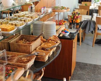 Central-Classic Hotel - Stuttgart - Buffet