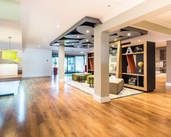 Holiday Inn Chester - South By IHG - Chester - Lobby
