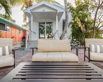 Paradise on the Bay - Goodland - Patio