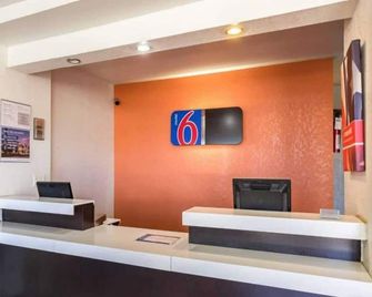 2 full beds|non-smoking,micfridge - Uvalde - Recepción