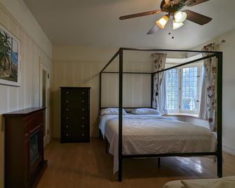 Oliver Country House in the Wine Capital of Canada - Oliver - Schlafzimmer