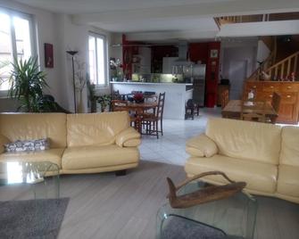 Large House for 12 people on Belledonne mountain, between Grenoble and Chambéry - Theys - Living room