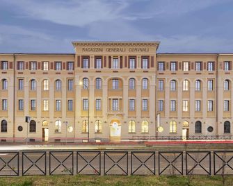 B&b Hotel Piacenza - Piacenza - Bygning