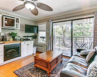 Beach Access Oceanfront Hilton Head Studio - Hilton Head Island - Wohnzimmer