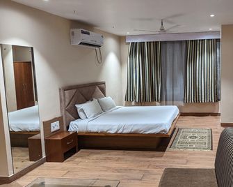 Hotel Alankar Greens - Ambikāpur - Bedroom