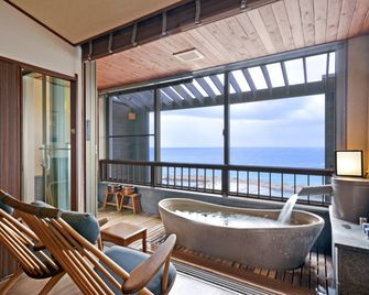 Hotel Sanrakuso - Shirahama - Balcony