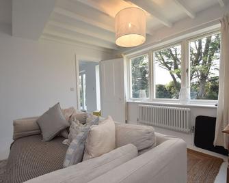 Seaside Retreat - Rye Harbour - Living room
