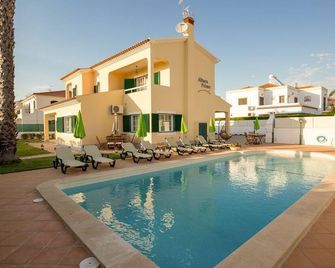 Altura Prime 5 Suite Villa with Private Pool and Parking Walk to Beach - Altura - Bazén