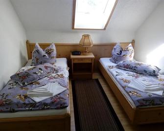 Landhotel Eichenkrug - Wittenberge - Camera da letto