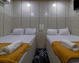 Capital Guest House - Mumbai - Bedroom