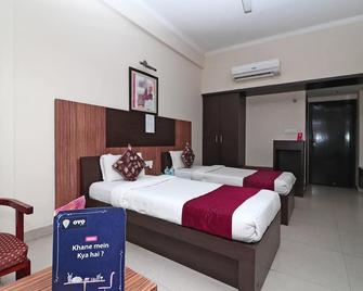 OYO 4754 Hotel Center Point - Rudrapur - Habitación
