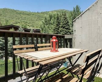 'Le Chalet Après' - Stylish Alpen Townhome - Walk to Express Bus - Vail - Balcon