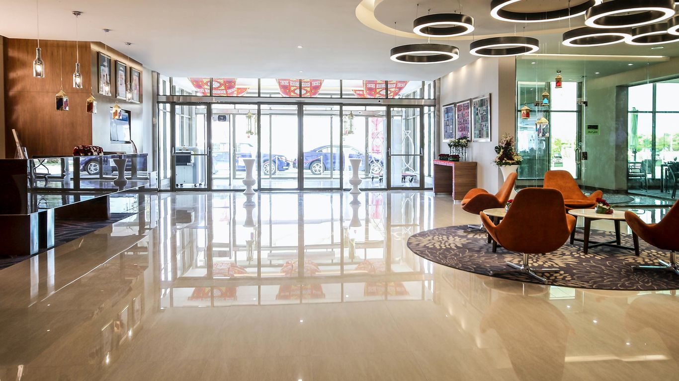 洋布諾富特酒店 - 廷布