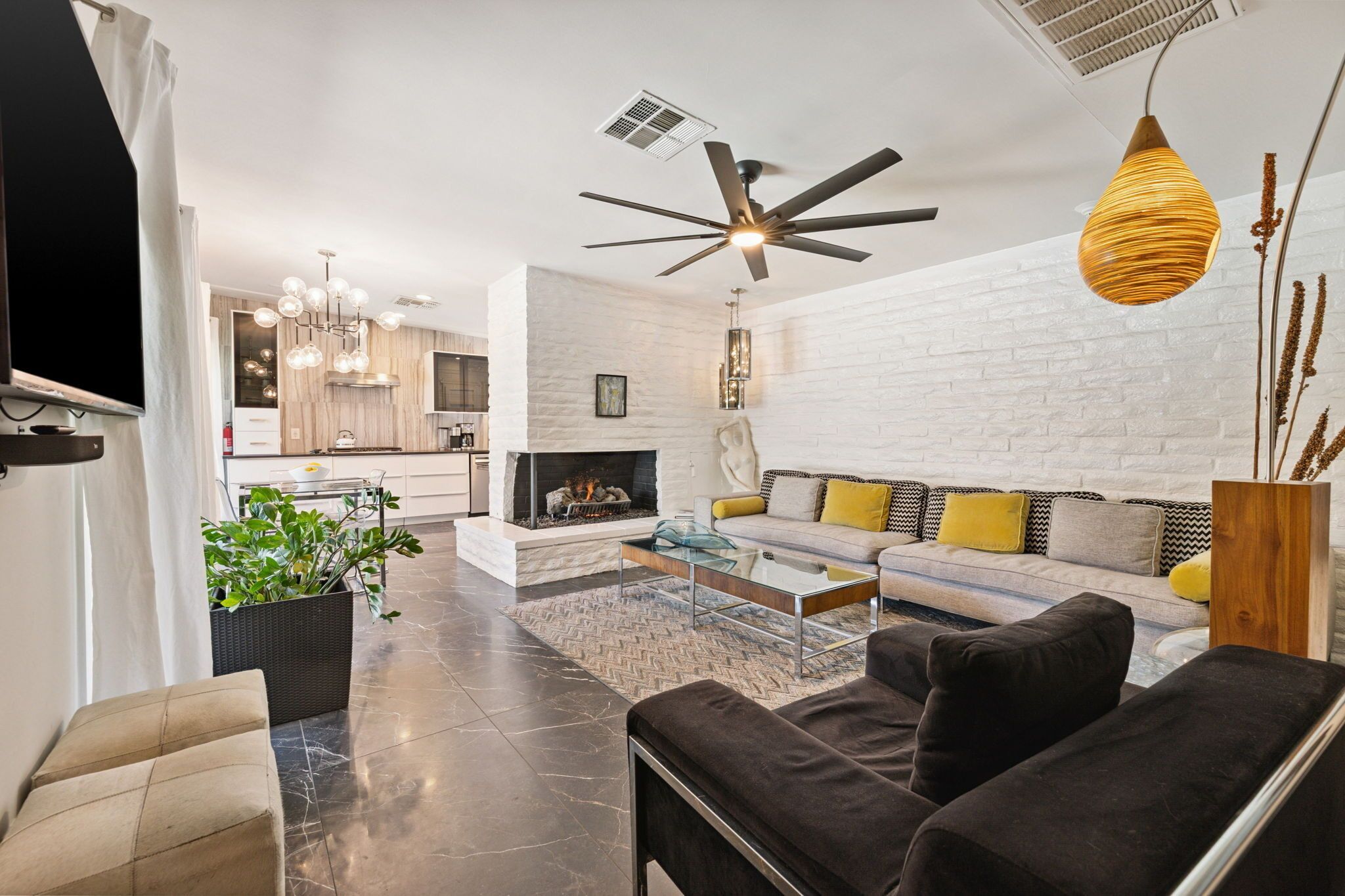 Speakeasy Hotel - Palm Springs