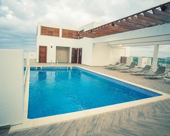 Accra Luxury Apartments at The Gallery - Acra - Piscina