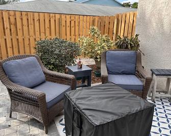 Sublime: Beach house & outdoor oasis - Cape Canaveral - Patio