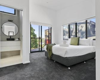 The Lake House & Apartment - Merimbula - Slaapkamer