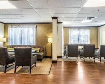 Wingate by Wyndham Conway AR - Conway - Lobby