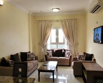 Nizwa Hotel Apartments - Nizwá - Living room