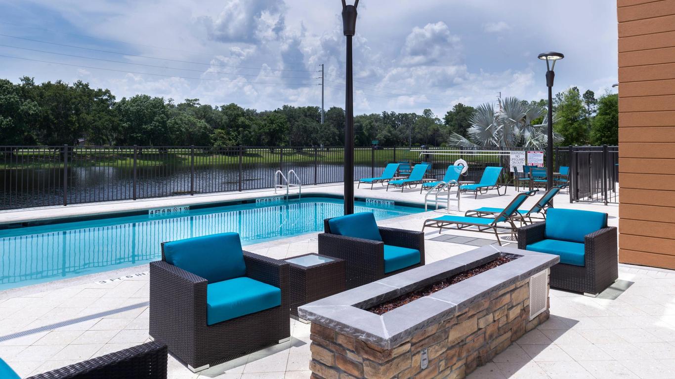 Fairfield Inn & Suites By Marriott Orlando East/Ucf Area