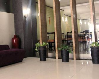 Hotel Alma - Jakarta - Lobby
