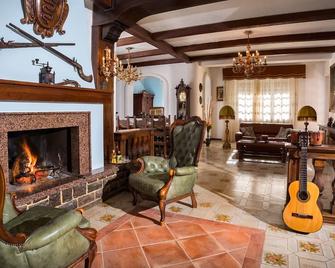La Villa - Pratola Peligna - Sala de estar
