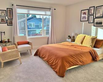 1 bedroom in a Charming townhome in North Seattle Lynnwood area, close to I-5 - Lynnwood - Bedroom