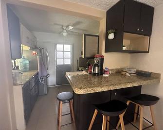 Vacation Rental - Excellent Location Vacation Rental - Excellent Location - Jarretaderas - Kuchnia