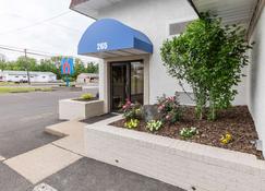 Motel 6 Warminster, PA - Warminster - Edificio
