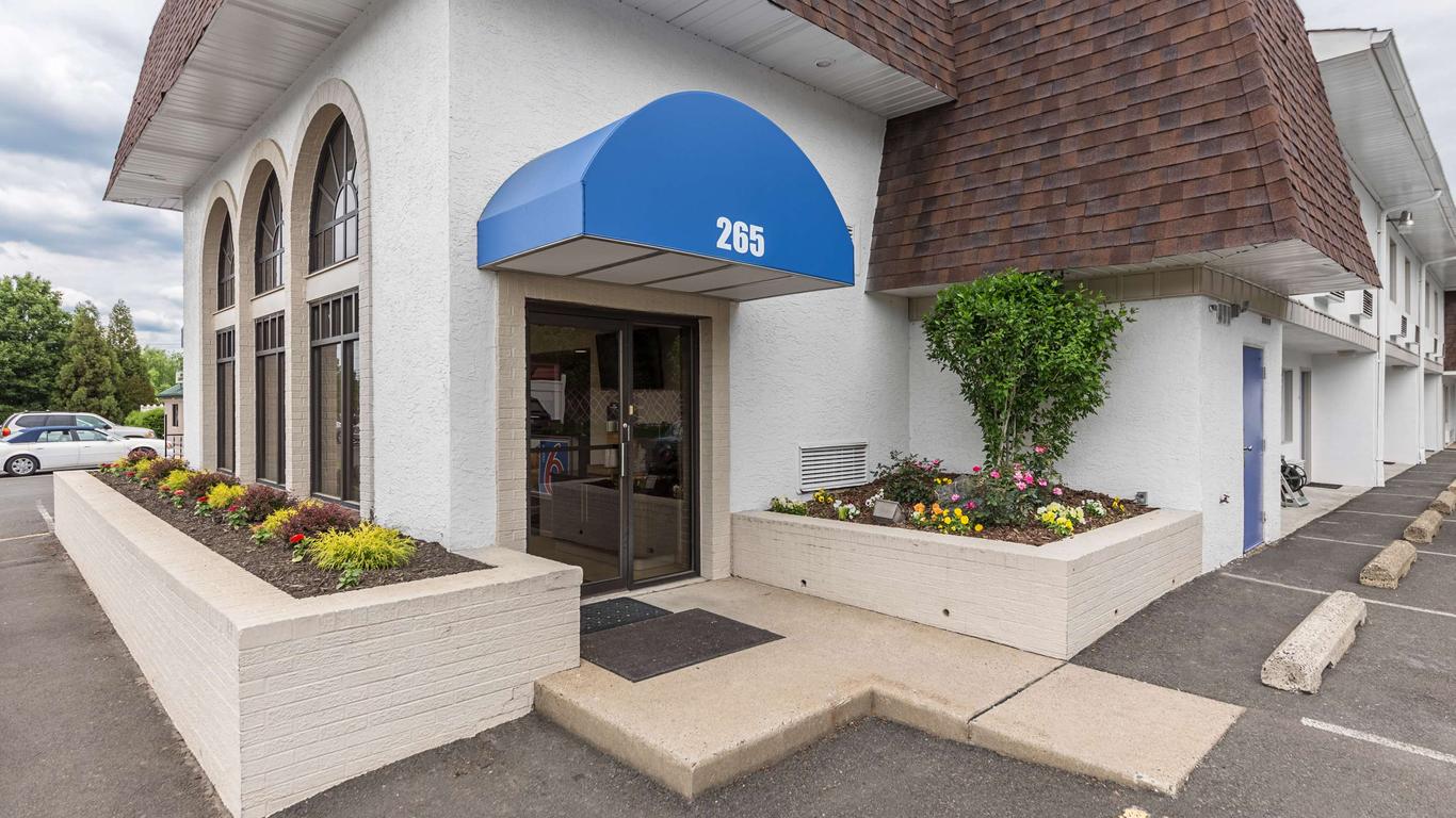 موتل 6 وورمينستير، با