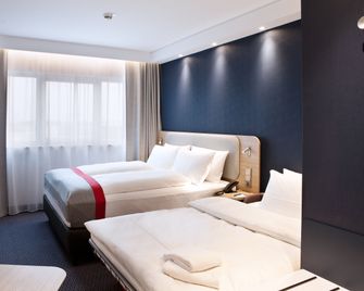 Holiday Inn Express Darmstadt By IHG - Дармштадт - Спальня