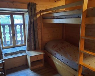 Authentique Chalet Grange Classe 3, Jardin Clôture, A 5 Mn Du Centre De Luchon - Antignac - Habitación