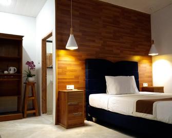 The Sun Hostel Gili Gede - Sekotong Barat - Bedroom