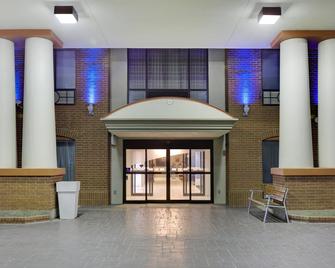 Holiday Inn Express Hotel & Suites Burleson/Ft. Worth - Burleson - Budynek