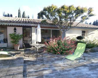 Les grands pins - Saint-Andiol - Patio