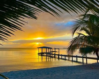 Coral Cove Inn - Seine Bight Village