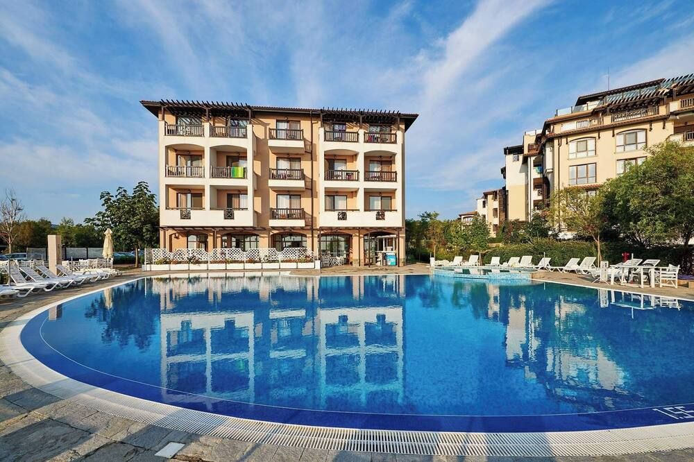 Oasis Del Mare Resort