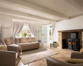 Culls Cottage, - Lechlade - Living room