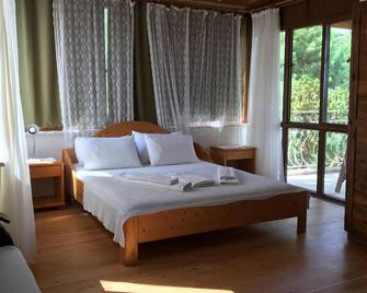 Gunebakan Taliani Hotel - Ayvalik - Bedroom