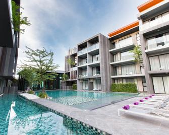 Maya Phuket Airport Hotel - Sakhu - Pool
