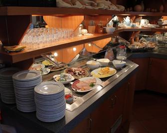 Hotel Zur Goldenen Sonne - Quedlinburg - Buffet