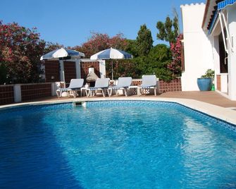 Large Secluded Private Villa and Pool with Stunning Views Of Unesco Nature Parc - Mahón - Piscina