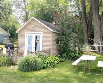 Simple & Fun Studio Cottage - Fremont - Innenhof