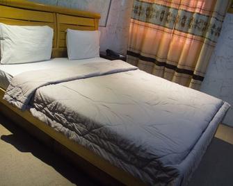 Owee's Place - Surulere - Habitación